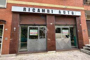 NEGOZIO A TIVOLI