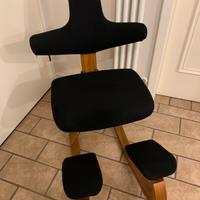 Sedia Thatsit di Varier colore nero