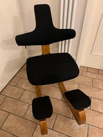 Sedia Thatsit di Varier colore nero