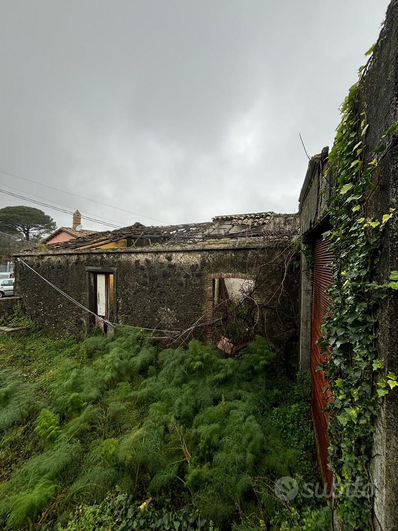 Ruderi con Terreno - Vista 4