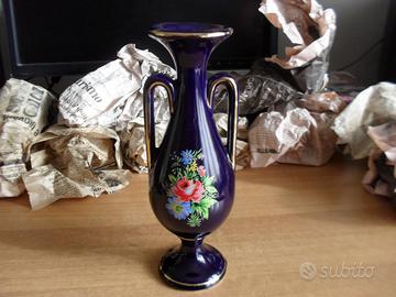 Vaso piccolo in porcellana con decorazioni anni 50