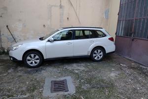 Subaru outback 2.5 gpl manuale