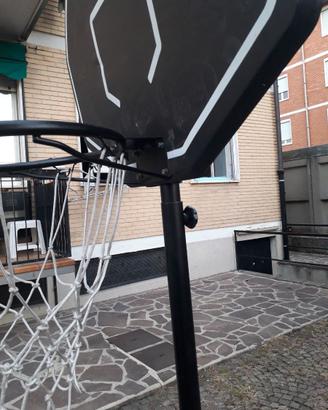 Canestro regolabile in altezza
