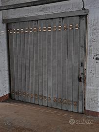 Ampio Garage Zona Bolognina