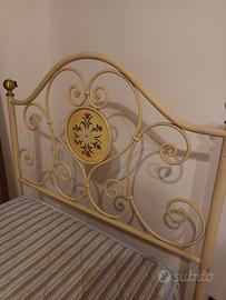 DUE LETTI SINGOLA PIAZZA IN FERRO CON DECORAZIONI