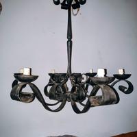 lampadario ferro battuto. 