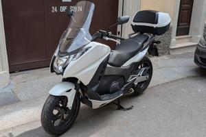 Honda Integra 750