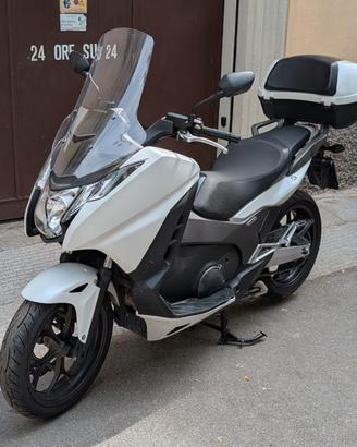 Honda Integra 750