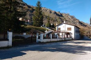 Villa a Tagliacozzo (AQ) mq.200 ca