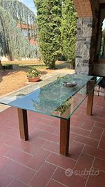 Tavolo cristallo con gambe di legno