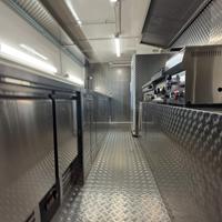 AUTONEGOZIO paninoteca ambulante food truck