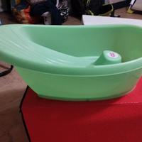 Vaschetta bagnetto e sedia doccia