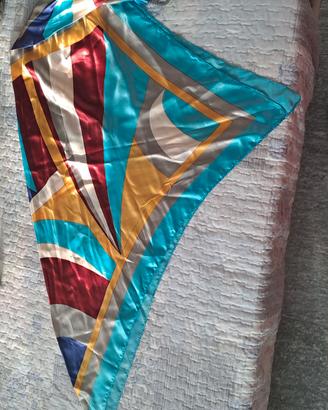 Foulard con gancio, elegante effetto seta