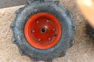 Ruotino per motozappa e/o motofalciatrice.