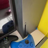 Xbox serie X + 2 Joypad
