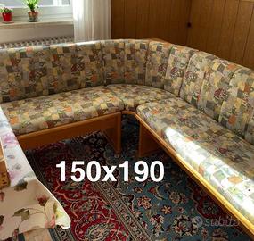 Panca ad angolo 150x190 con due sedie uguali