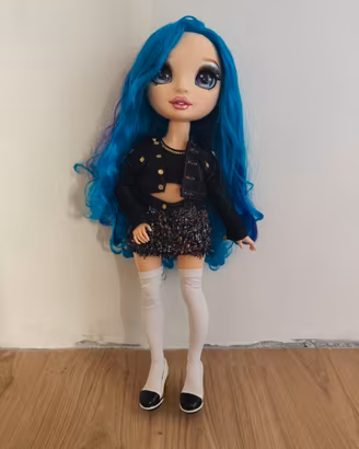 Bambola Rainbow High Amaya Raine Grande 60 cm