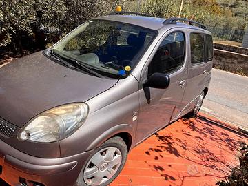 Yaris Verso 1.4 Tdi D-4D di Luglio 2005 perfetta