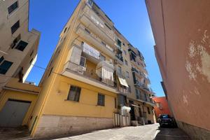 3 LOCALI A TORRE DEL GRECO