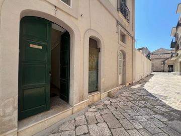 Centro ufficio con ingresso indipendente