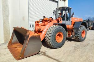 Pala gommata usata HITACHI LX290E