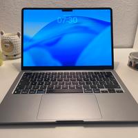 Mac book Air M2 13” 8/256
