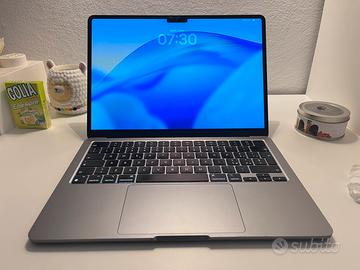 Mac book Air M2 13” 8/256