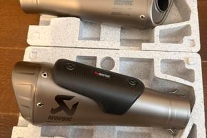 Akrapovic slip on Ducati streetfigther V4