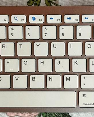 Tastiera Bluetooth design Apple