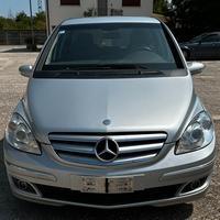 Ricambi usati Mercedes classe b 180 640940