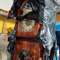 orologio a pendolo in radica di noce