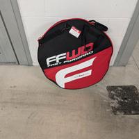 Coppia di ruote in carbonio