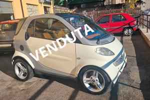 SMART FORTWO Perfette Condizioni Pronta all'uso.
