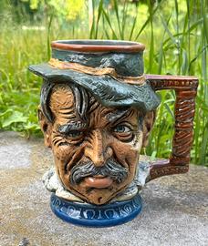 Boccale in ceramica di Capodimonte