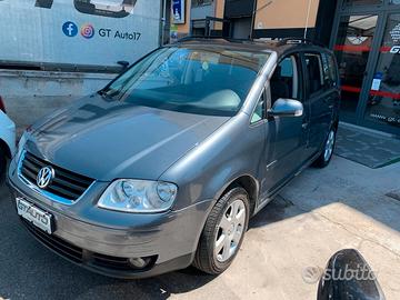 Volkswagen Touran 2.0 16V TDI Highline