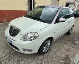 Lancia Ypsilon 1.3 MJT 75 CV Unyca
