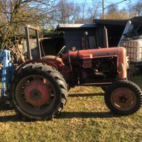 Trattore nuffield 350