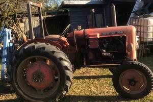 Trattore nuffield 350