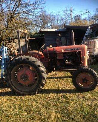 Trattore nuffield 350
