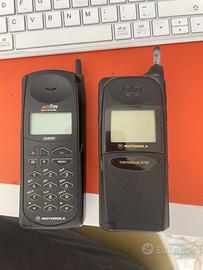Coppia cellulari Motorola vintage 8700
