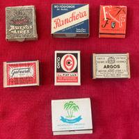 Sette scatole vintage di fiammiferi sudamericani,