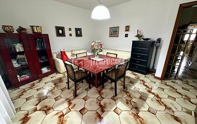 CENTRO - AMPIO 3 VANI + ACC. CON POSTO AUTO E CANT