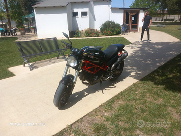 Ducati Monster 695