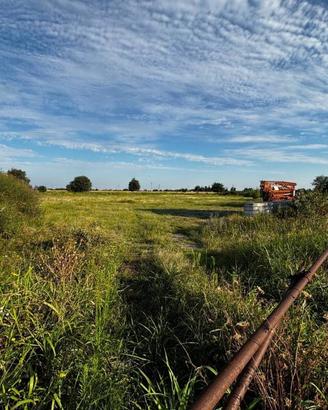 Terreno di 6400 m² a Cologne