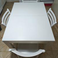 Tavolo in legno verniciato bianco con 4 sedie