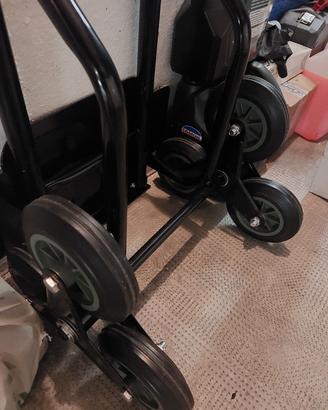 carrello con tre ruote portatutto 