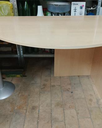 scrivania in legno 