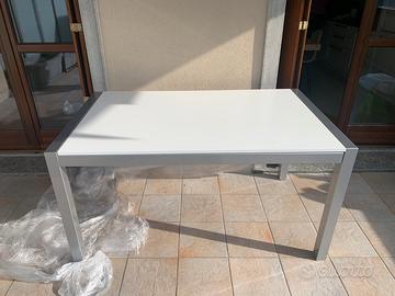 Tavolo da pranzo 150x90 allungabile 230 e 4 sedie