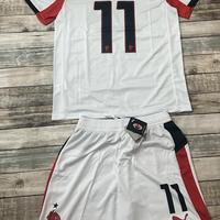 T shirt ac milan away 2025/26 con pantaloncino