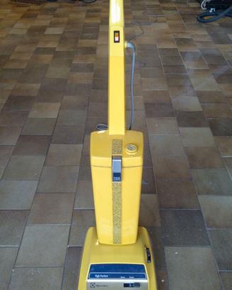 Aspirapolvere  Electrolux high suction 504 giallo